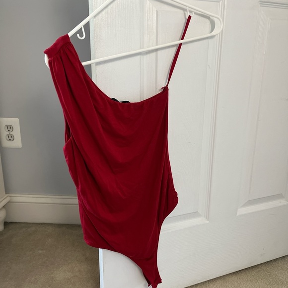 Red One Shoulder BodySuit
Never Worn
With tag 
#bodysuit
#red - Picture 2 of 3